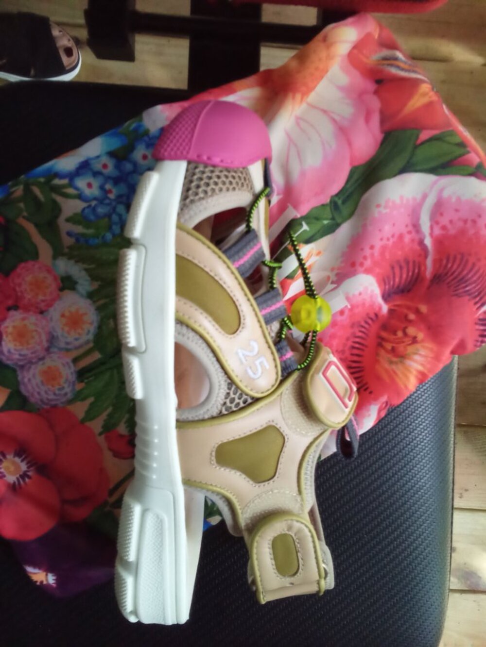 Gucci Authentic Summer Sandal - Picture 5 of 10